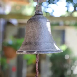 CHEMIN DE CAMPAGNE - Cloche de jardin de porte ancienne en fonte marron 29 x 26 cm