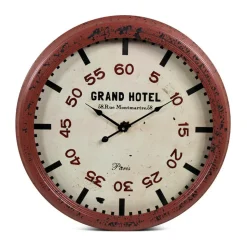 DÉCORATION D'AUTREFOIS - Horloge ancienne murale grand hôtel métal rouge-bordeaux - décoration d'autrefois
