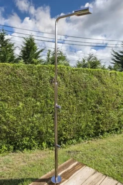 GRE POOLS - Douche de jardin en acier inoxydable avec lave-pied