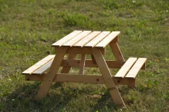 TIMBELA - Table enfant en bois – table et chaise enfant - 90x90xh50 cm - M018-1